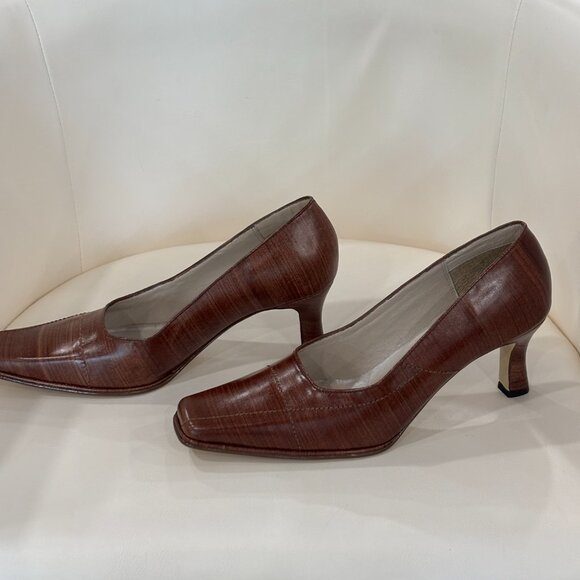 Vintage Lisseth Handcrafted Leather Pumps, Size 7, BRAND NEW - Picture 3 of 7